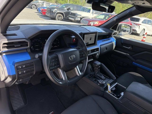 Certified 2025 Toyota Tacoma TRD Off-Road AWD/4WD image 11