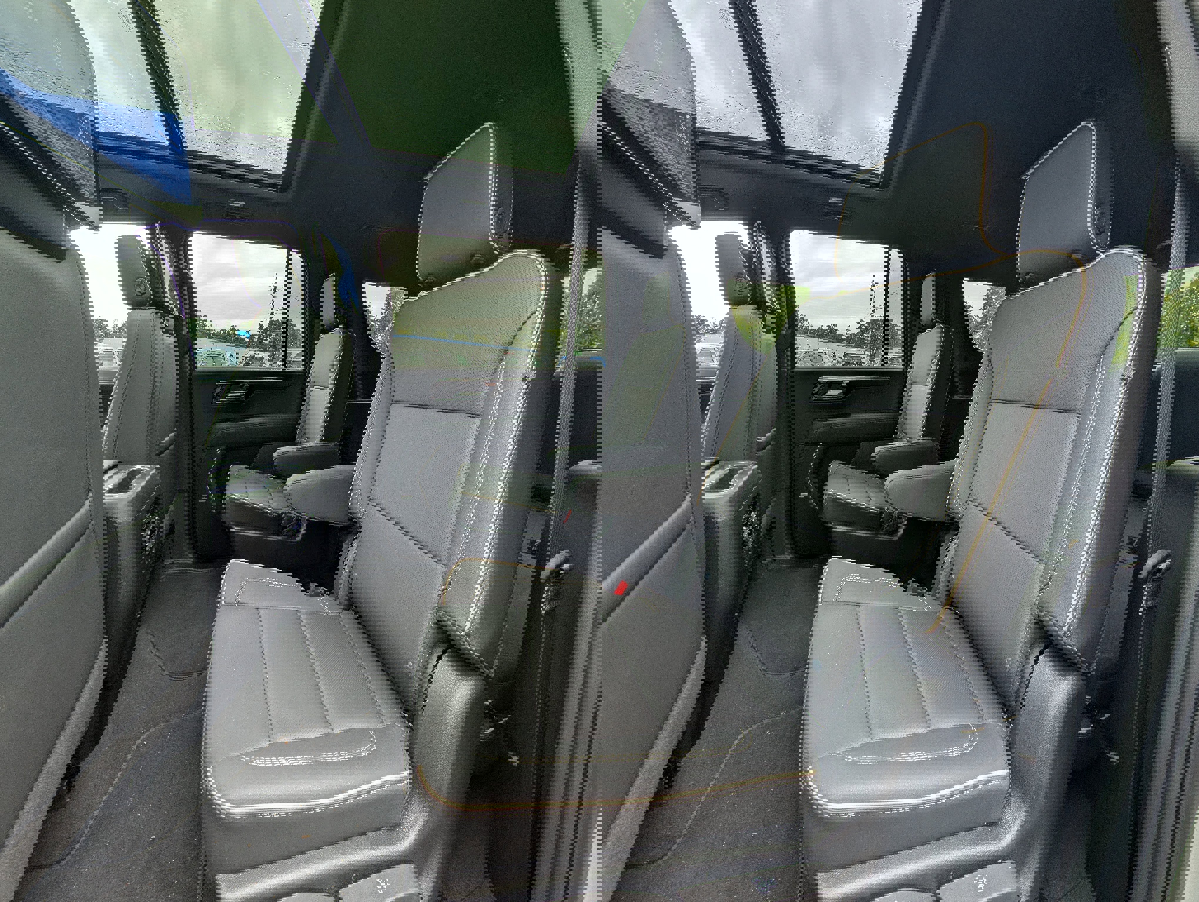 New 2025 Chevrolet Suburban Premier image 29