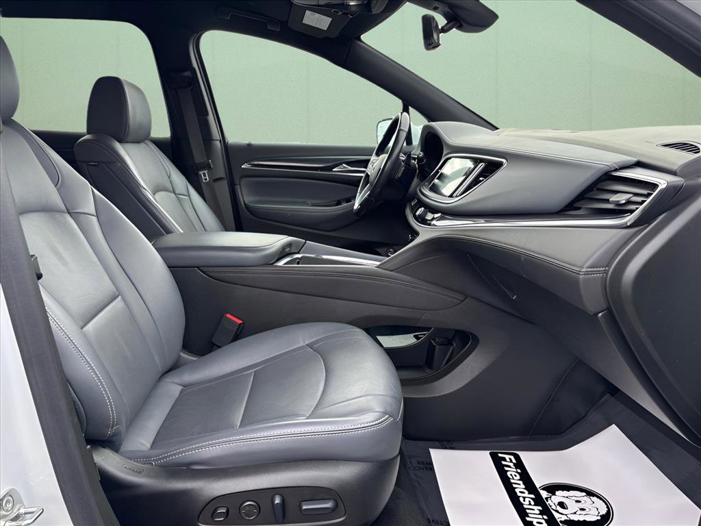 Used 2024 Buick Enclave Premium image 17