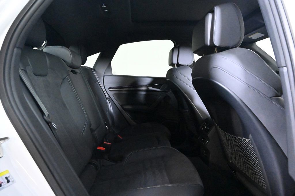 Used 2023 Audi SQ5 Prestige w/ Prestige Package image 17