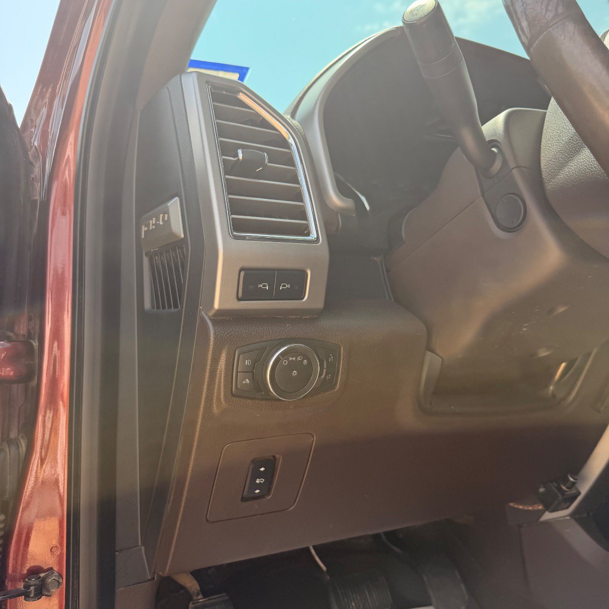 Used 2016 Ford F150 King Ranch w/ Equipment Group 601A Luxury AWD/4WD image 14