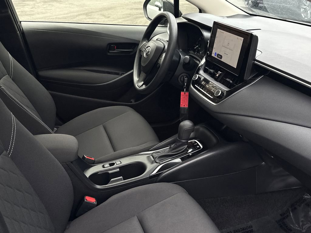 Used 2025 Toyota Corolla LE image 9