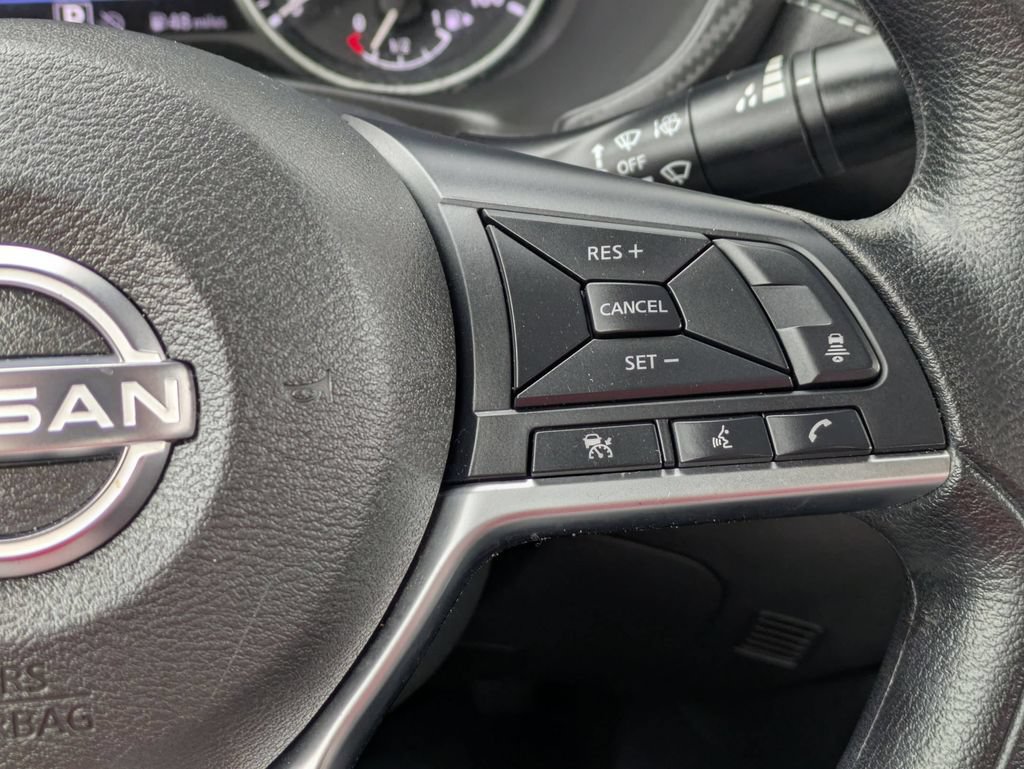 Used 2025 Nissan Sentra SV FWD image 21
