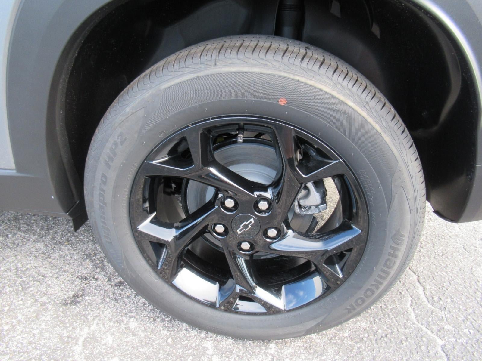 New 2026 Chevrolet Trax LT w/ Driver Confidence Package FWD image 8