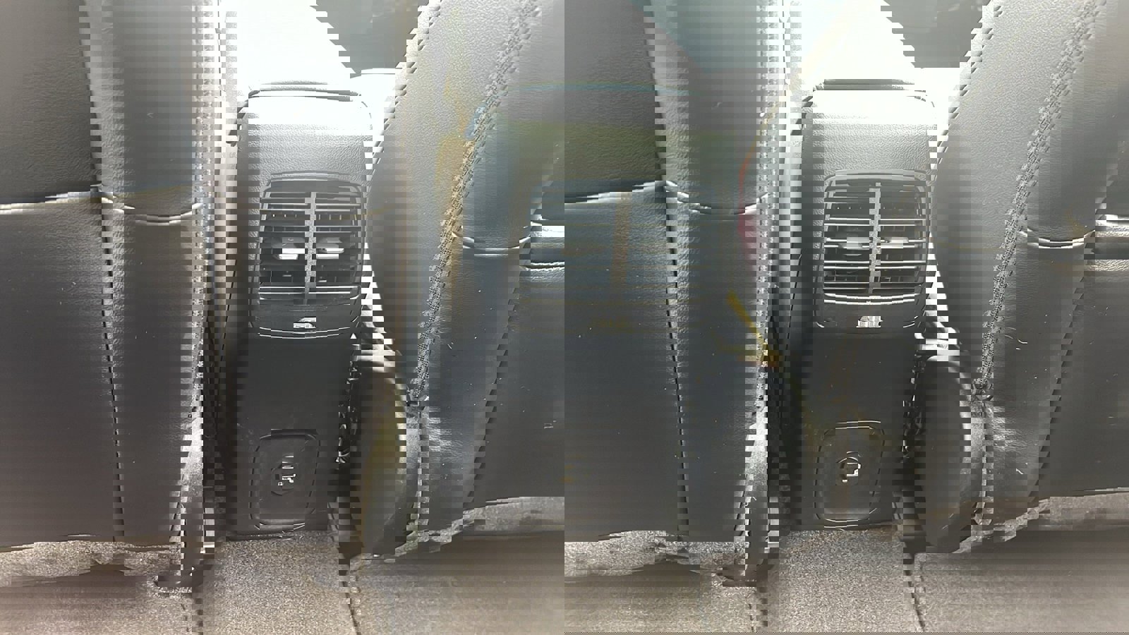 Used 2022 Ford Escape Titanium w/ Class II Trailer Tow Package image 35