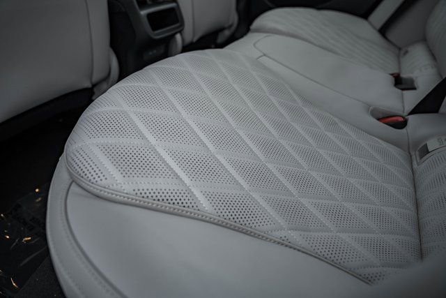 New 2026 Mercedes-Benz E 350 4MATIC Sedan image 32