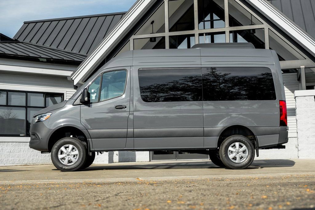 Used 2025 Mercedes-Benz Sprinter 2500 image 3