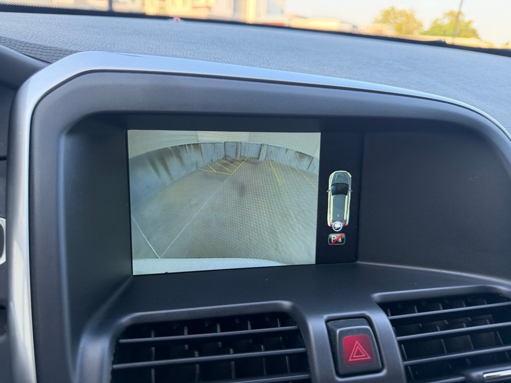 Used 2016 Volvo XC60 T5 Premier w/ Proximity Package FWD image 19