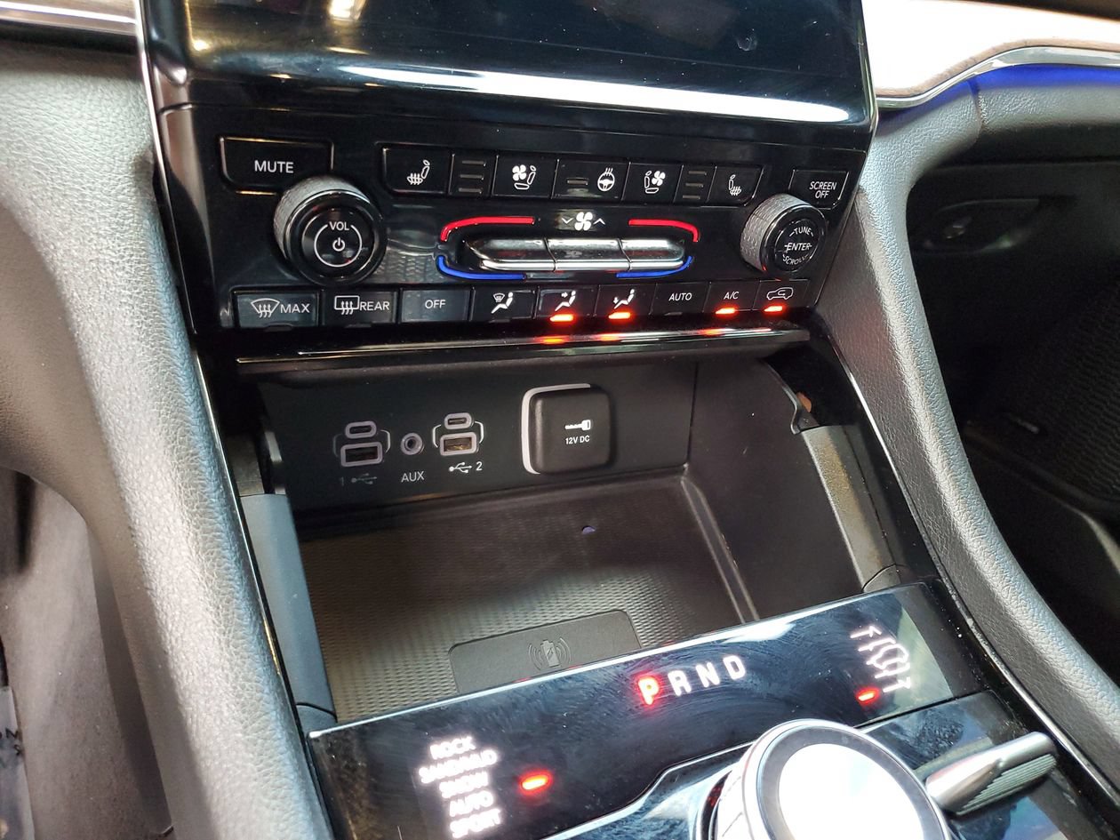 Used 2023 Jeep Grand Cherokee Summit w/ Adv Protech Group IV AWD/4WD image 21