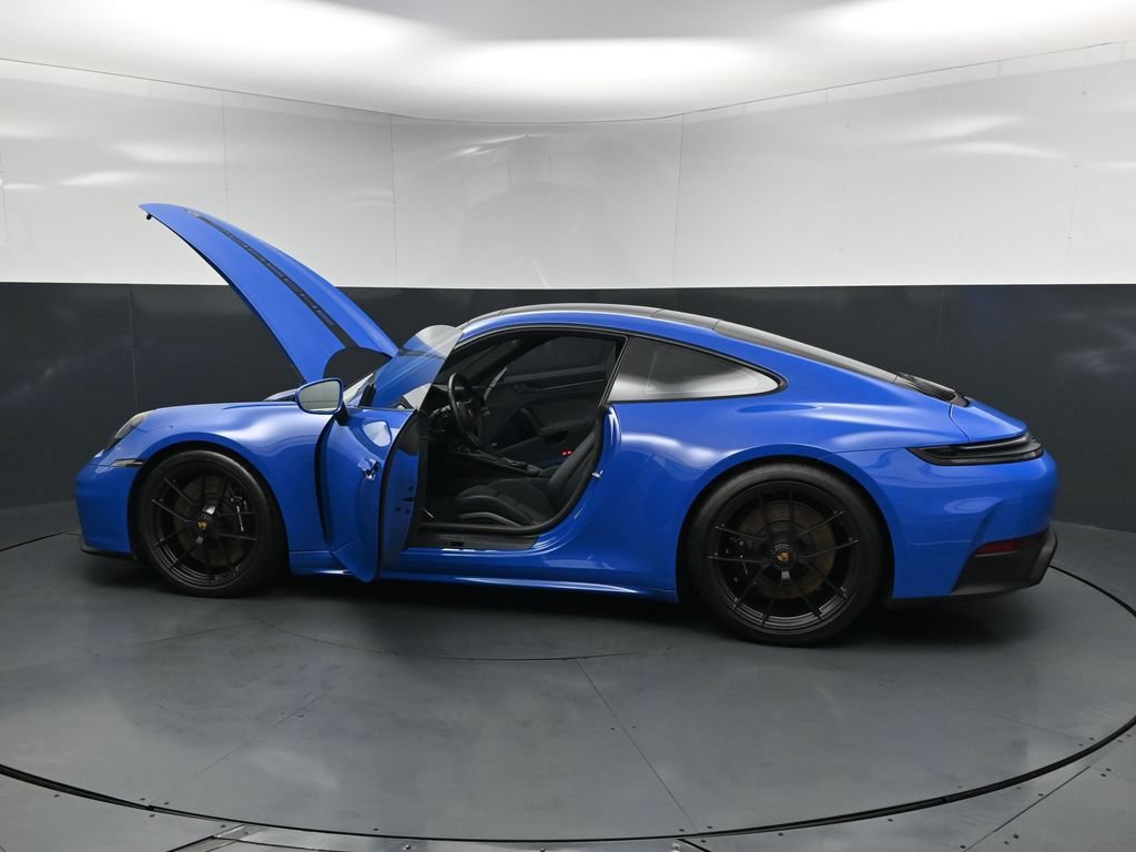 Used 2025 Porsche 911 Carrera GTS RWD image 33