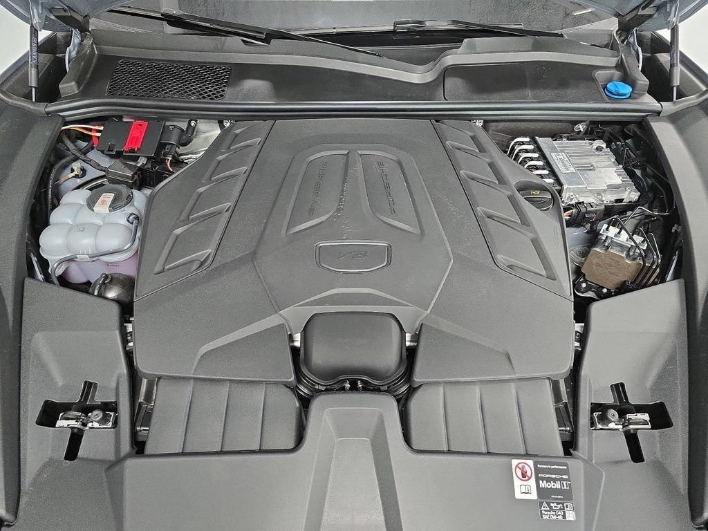 New 2026 Porsche Cayenne Turbo GT AWD/4WD image 32