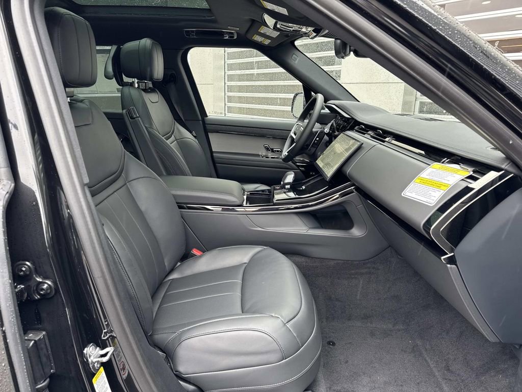New 2026 Land Rover Range Rover Sport SE image 9