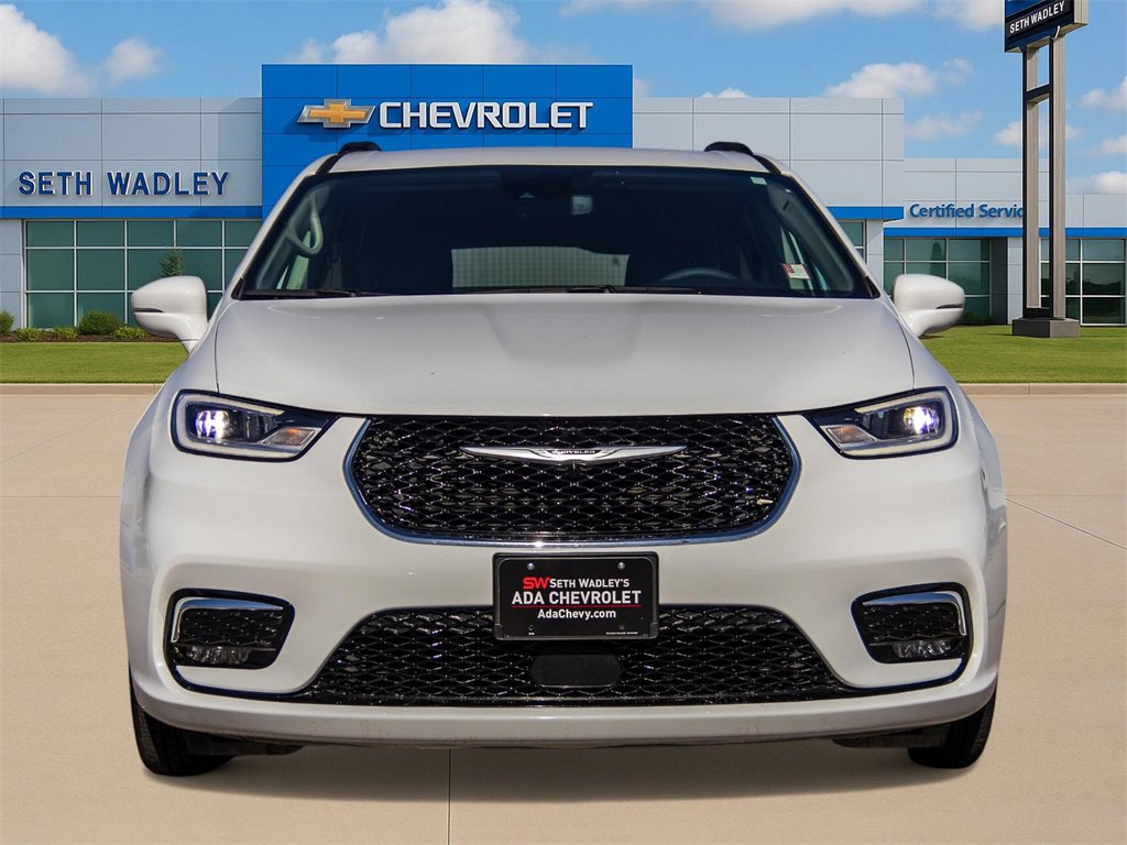 Used 2022 Chrysler Pacifica Touring-L image 2