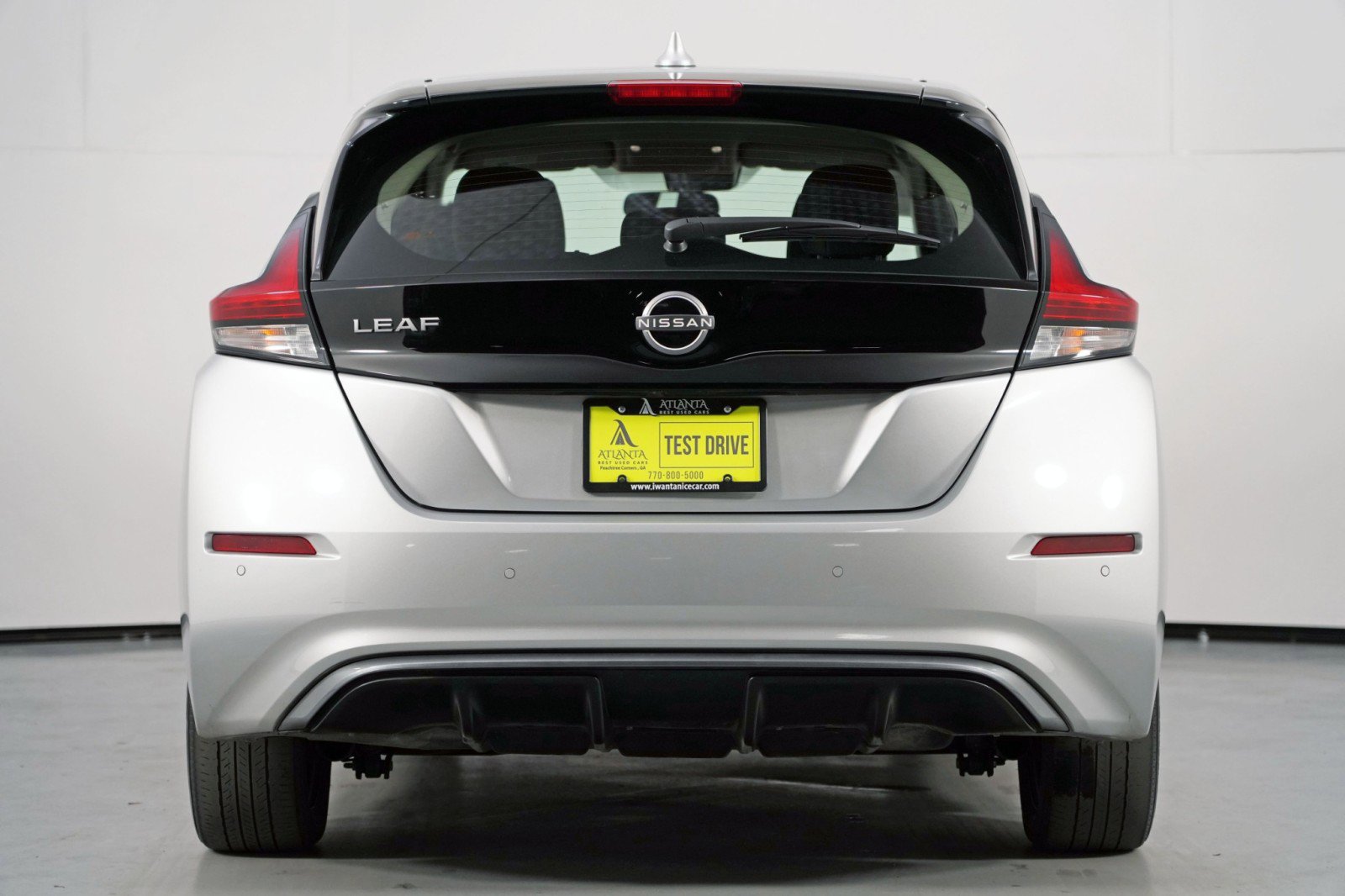 Used 2025 Nissan Leaf S image 10
