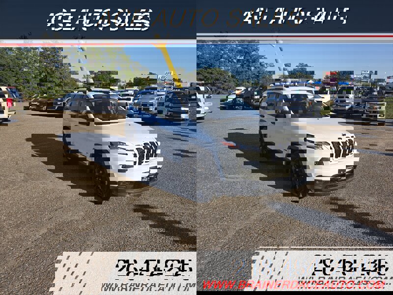 Used 2017 Jeep Cherokee Sport image 2