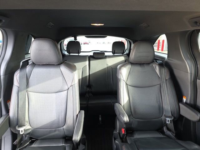 Certified 2021 Toyota Sienna XSE image 32