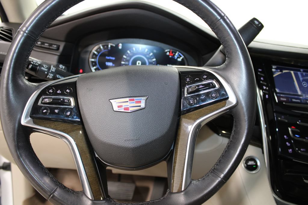 Used 2020 Cadillac Escalade Premium Luxury AWD/4WD image 33