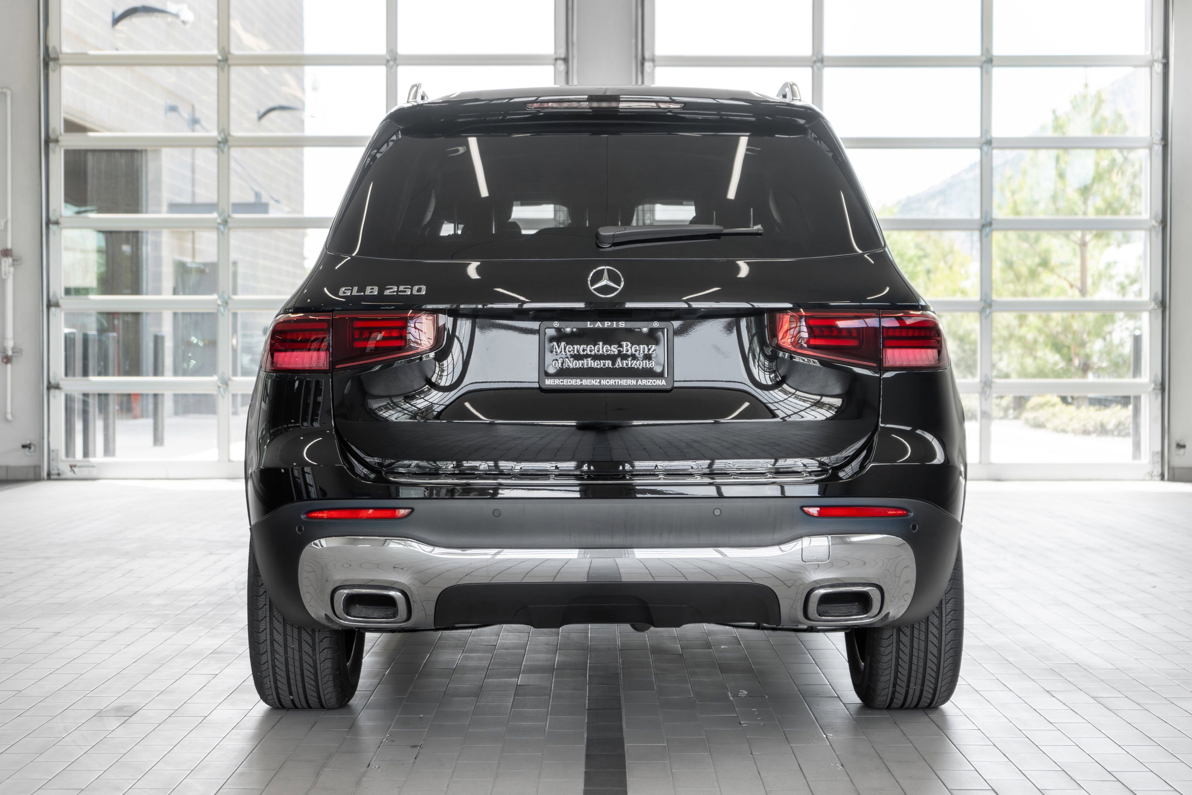 Used 2024 Mercedes-Benz GLB 250 w/ Exclusive Package image 14