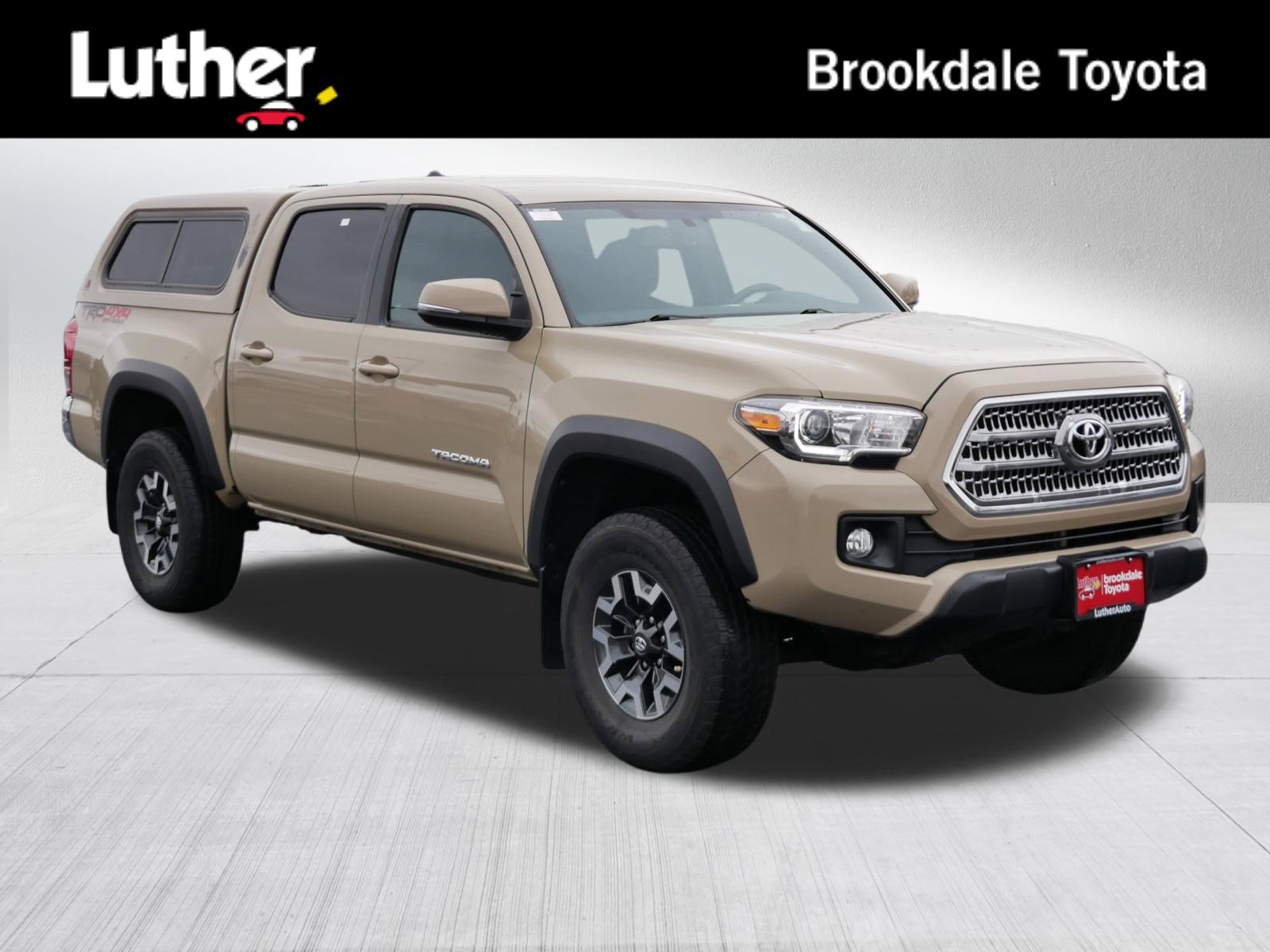 Used 2017 Toyota Tacoma TRD Off-Road w/ Tow Package (A/T) image 1