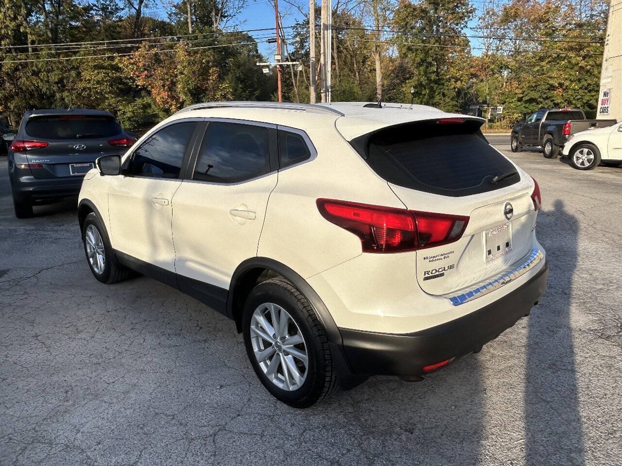 Used 2017 Nissan Rogue Sport SV w/ SV Premium Package AWD/4WD image 10
