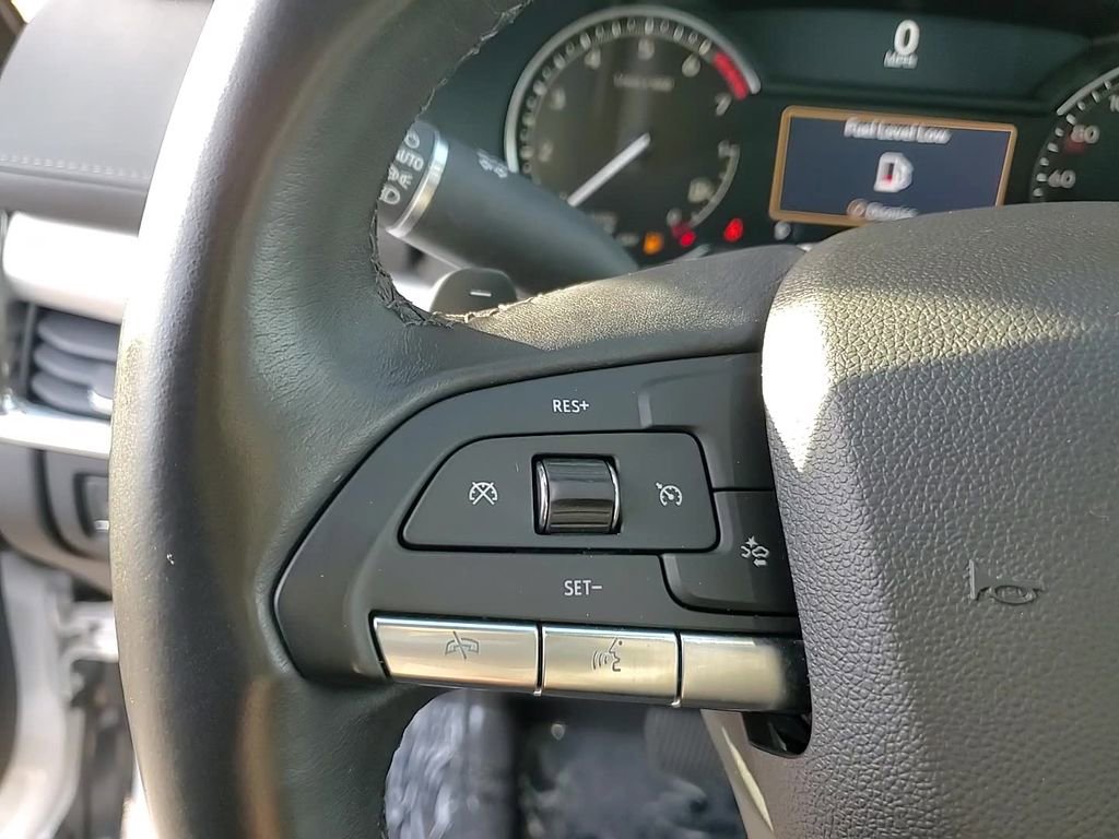 Used 2022 Cadillac XT4 Premium Luxury w/ Enhanced Visibility Package image 16