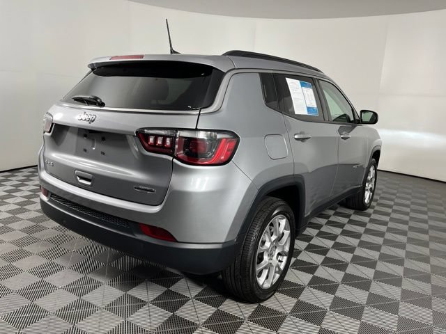 Used 2022 Jeep Compass Latitude AWD/4WD image 11
