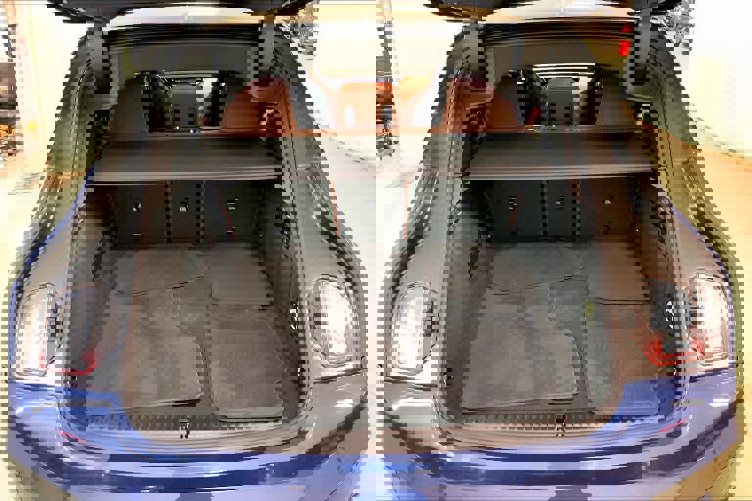 Used 2023 BMW iX xDrive50 w/ Premium Package image 30