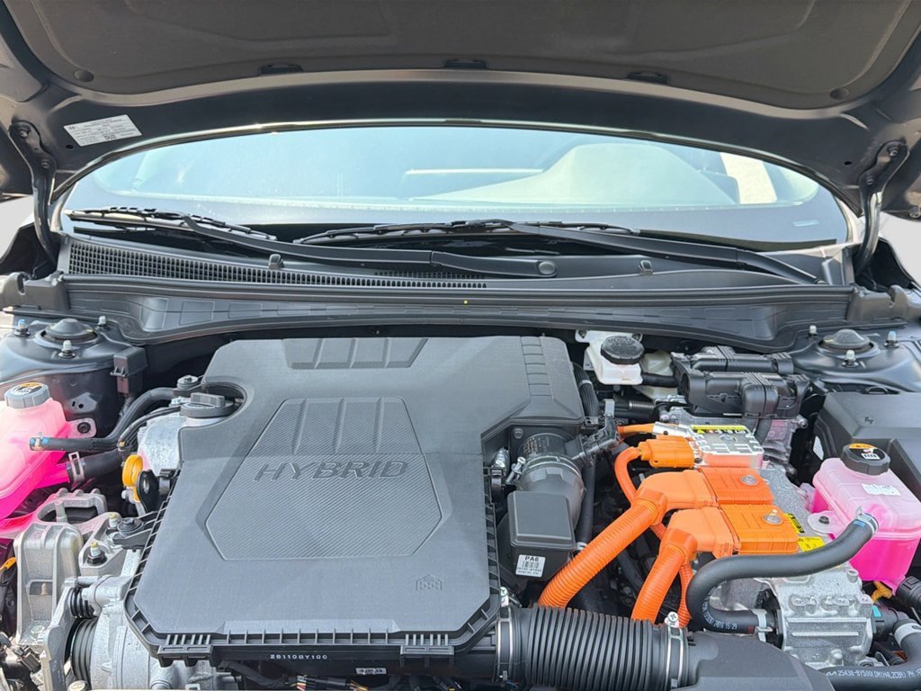 Certified 2025 Hyundai Elantra SEL FWD image 16