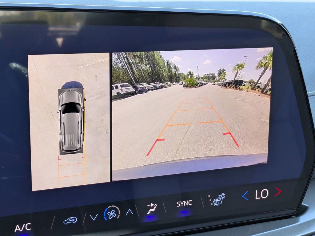 New 2026 Chevrolet Traverse LT w/ Driver Confidence Package FWD image 23