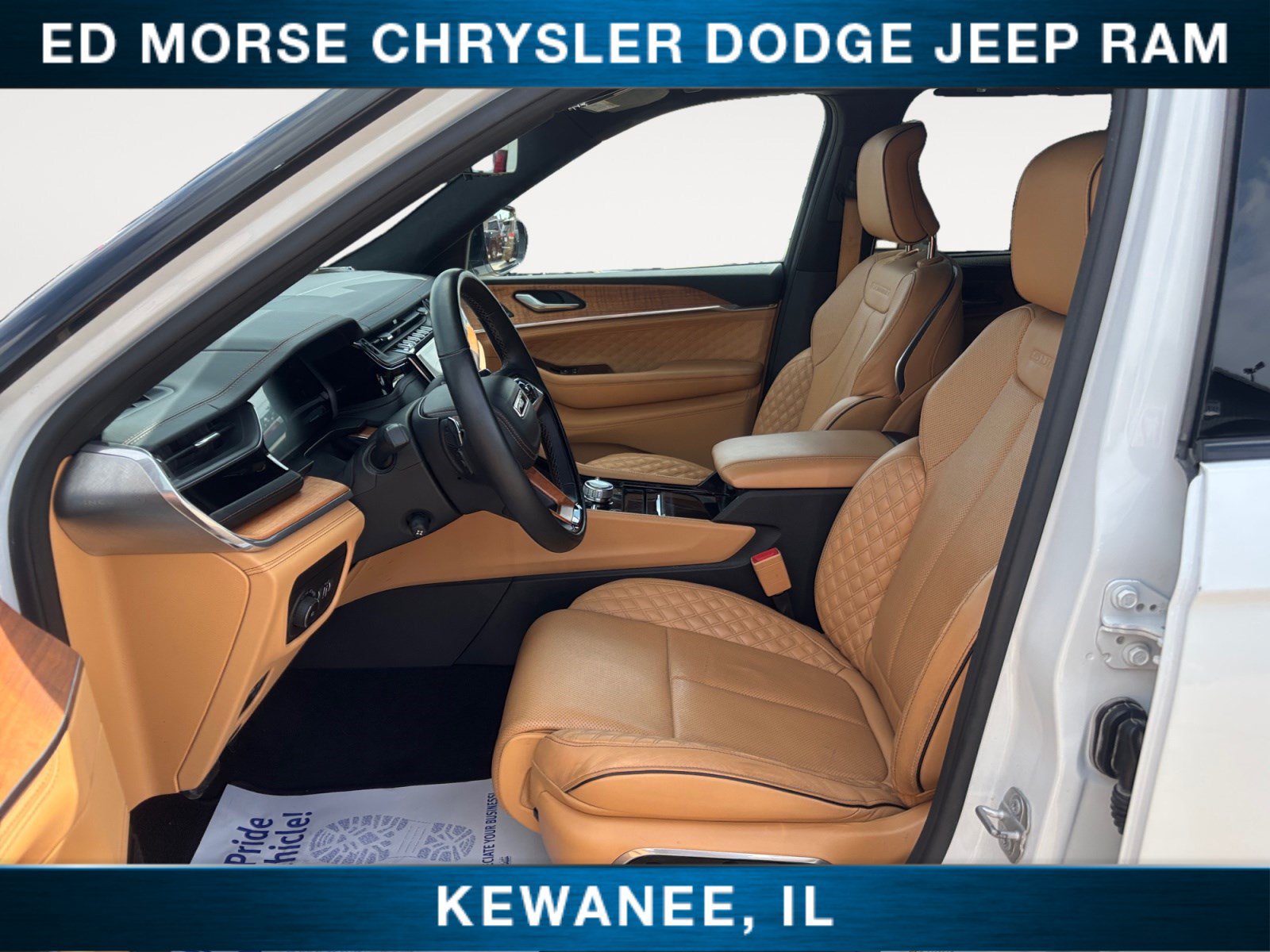 Used 2022 Jeep Grand Cherokee Summit AWD/4WD image 9