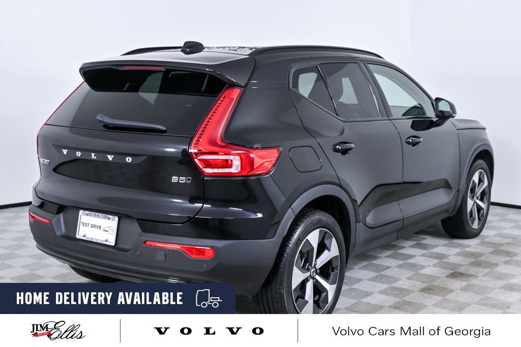 Certified 2023 Volvo XC40 B5 Plus w/ Protection Package Premier image 28