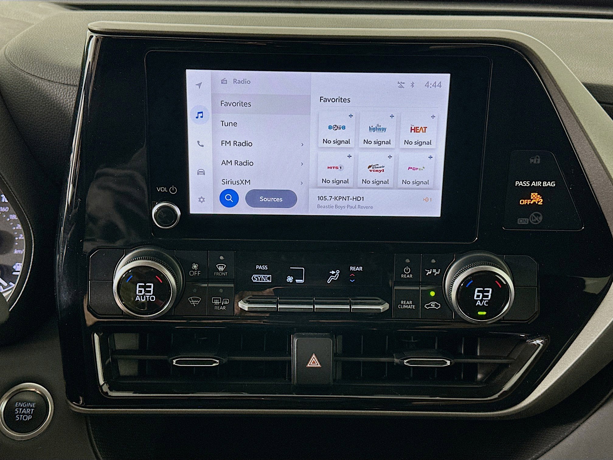 Used 2024 Toyota Highlander LE image 23