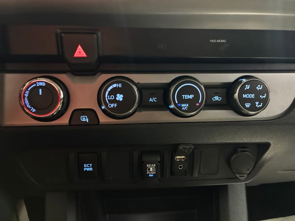Used 2019 Toyota Tacoma SR5 AWD/4WD image 30