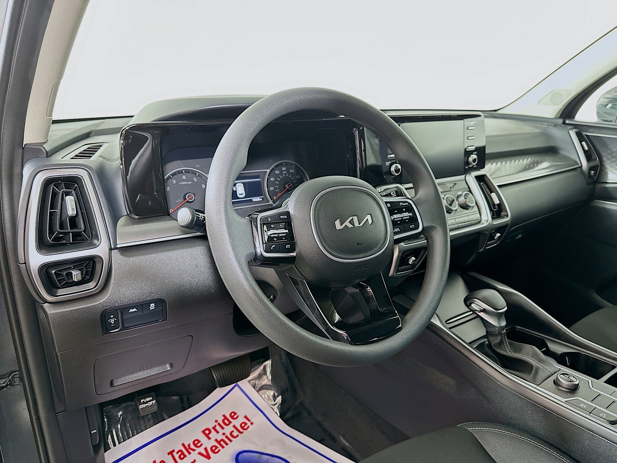 Certified 2023 Kia Sorento LX AWD/4WD image 9
