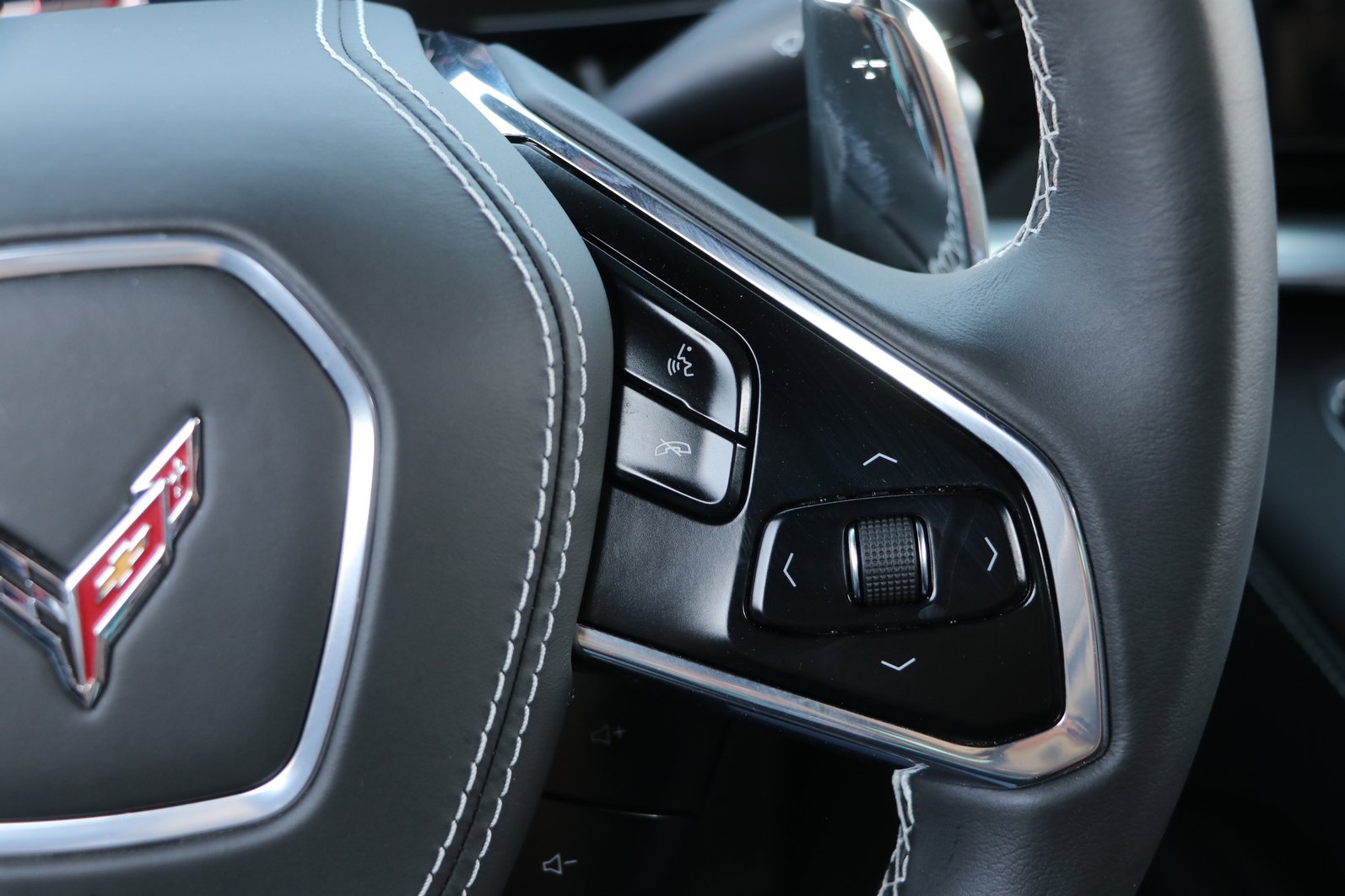 Used 2025 Chevrolet Corvette Z06 RWD image 17