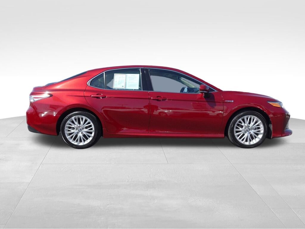 Certified 2018 Toyota Camry XLE w/ Audio Package image 2