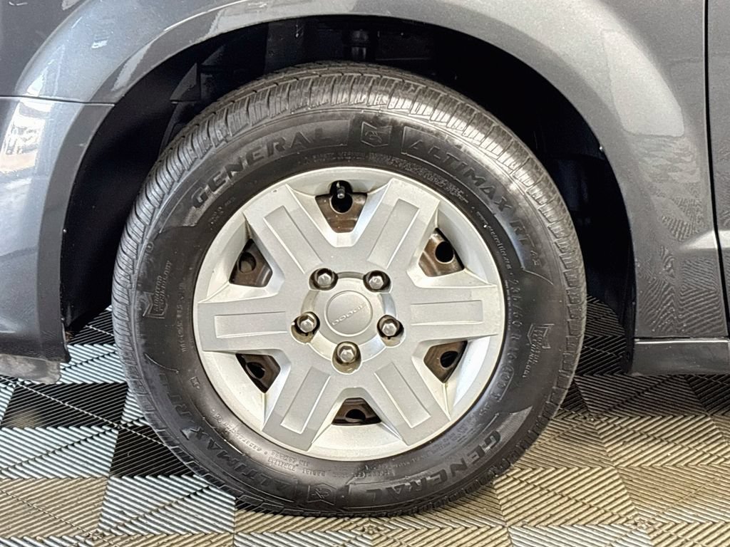 Used 2012 Dodge Grand Caravan American Value Package w/ UConnect Hands-Free Group FWD image 21