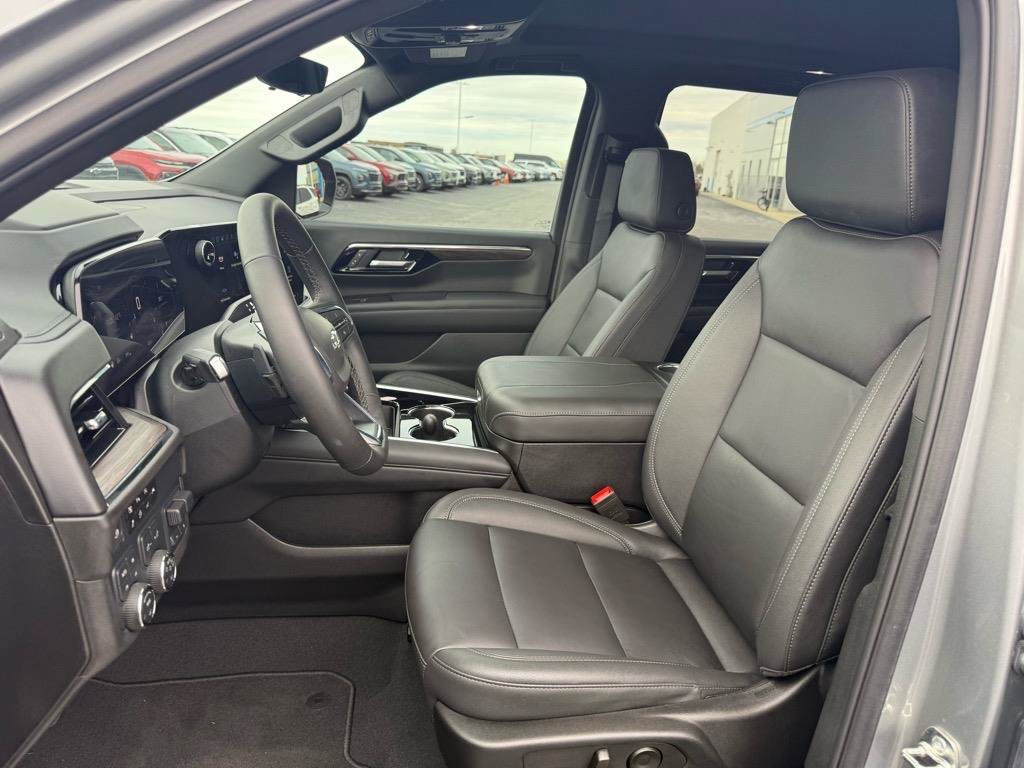 Used 2025 Chevrolet Tahoe Z71 w/ Z71 Off-Road Package AWD/4WD image 14