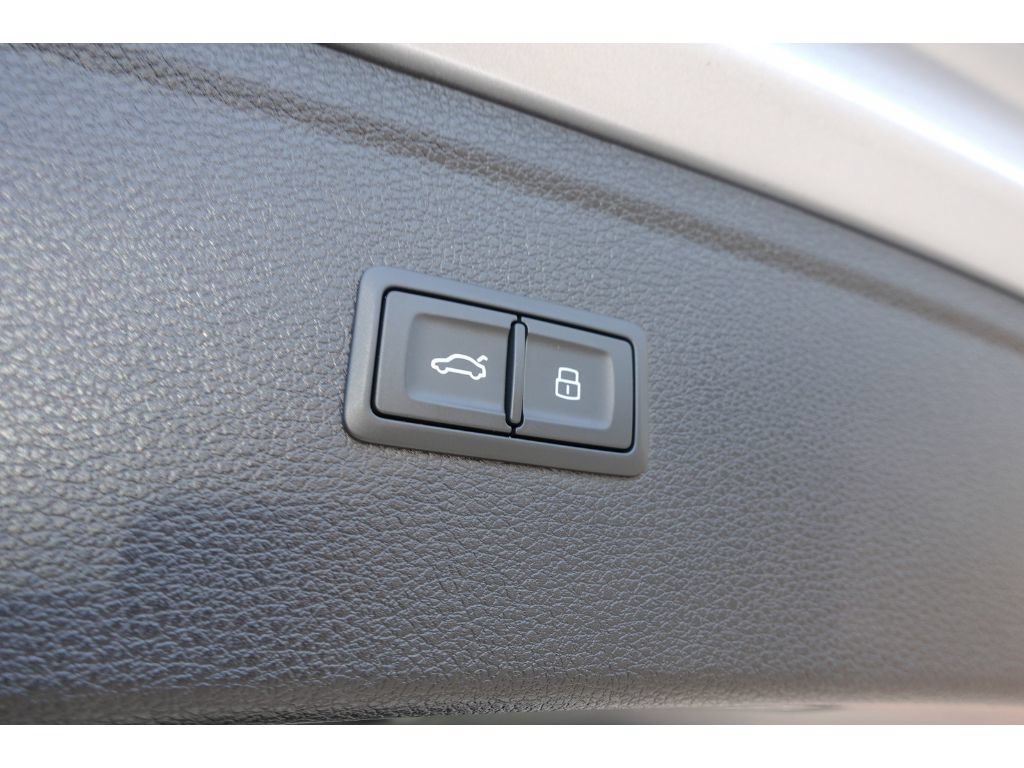 Used 2023 Audi Q5 2.0T Premium w/ Convenience Package AWD/4WD image 29