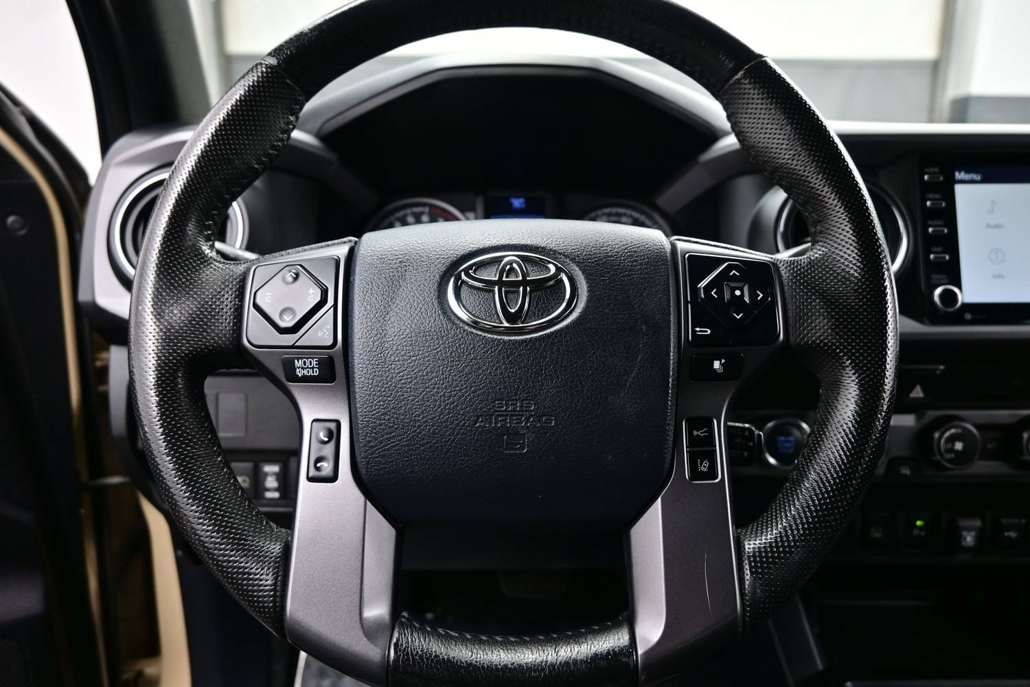 Used 2020 Toyota Tacoma TRD Off-Road w/ Technology Package AWD/4WD image 23