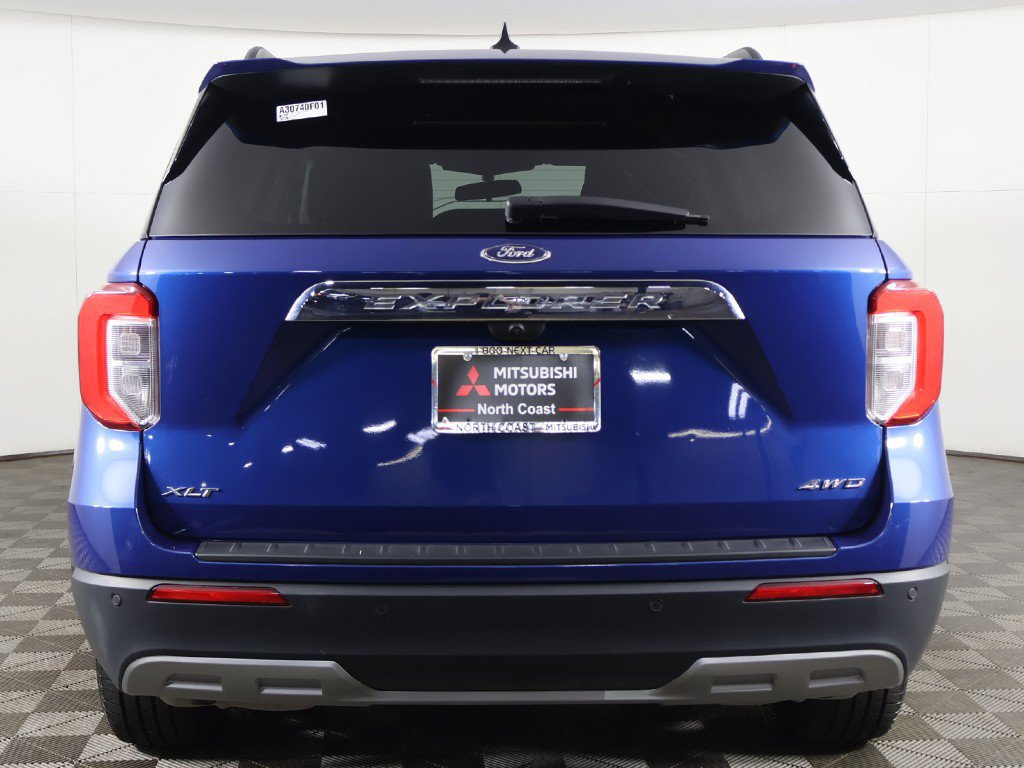 Used 2023 Ford Explorer XLT w/ Equipment Group 202A AWD/4WD image 11