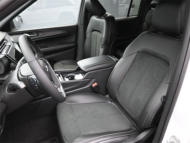 New 2025 Jeep Grand Cherokee Laredo image 13