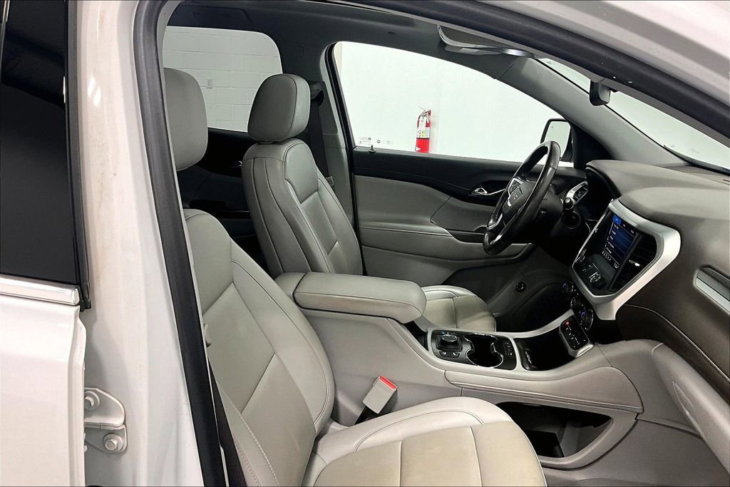 Used 2022 GMC Acadia SLT w/ Preferred Package FWD image 7
