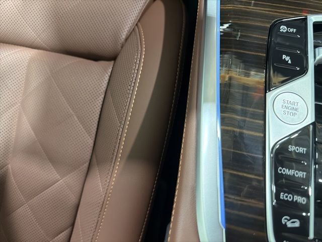 Used 2026 BMW X7 xDrive40i w/ Premium Package image 42