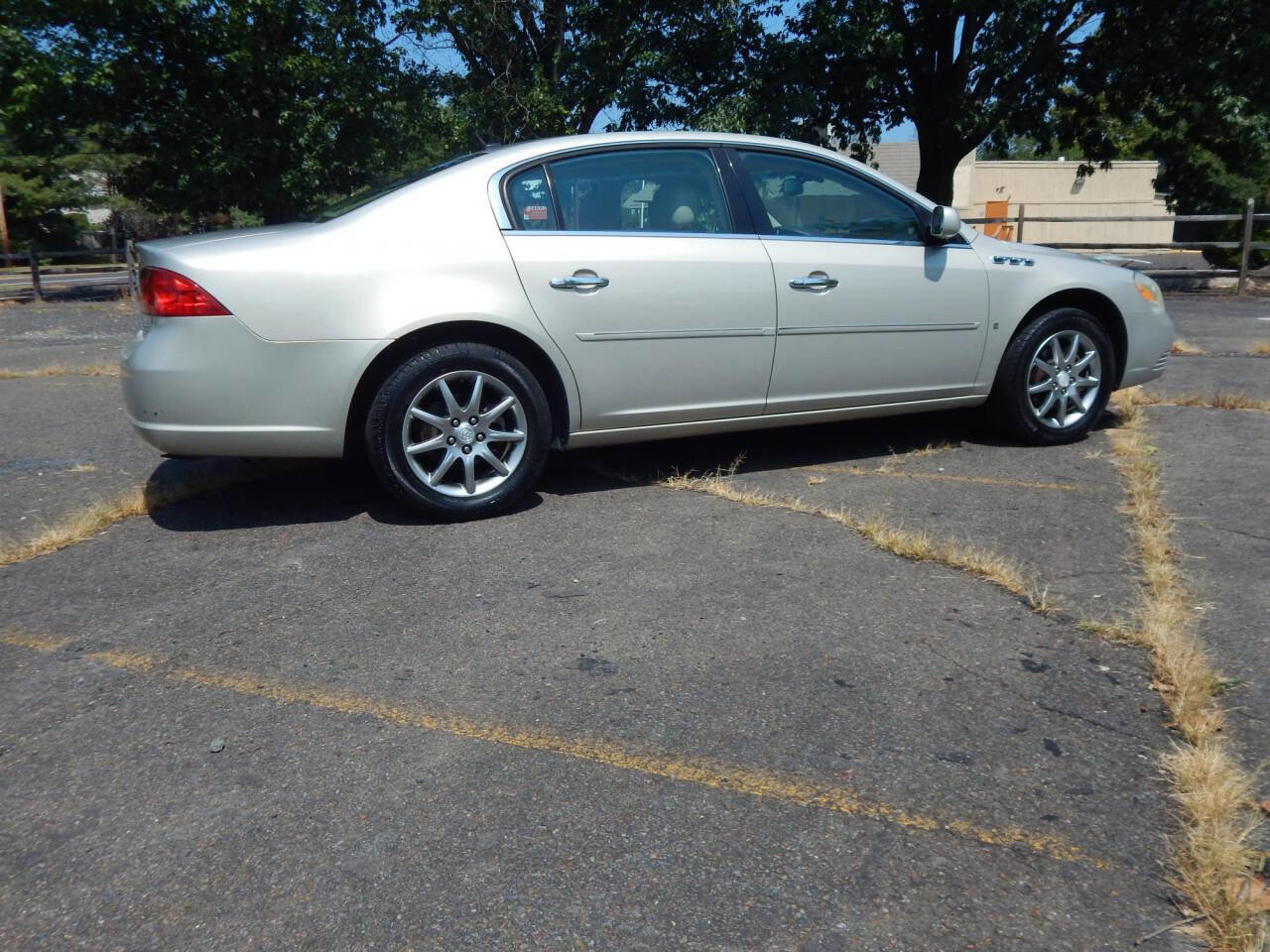 Used 2007 Buick Lucerne CXL FWD image 5