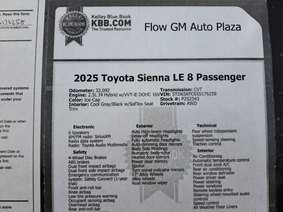 Used 2025 Toyota Sienna LE AWD/4WD image 39