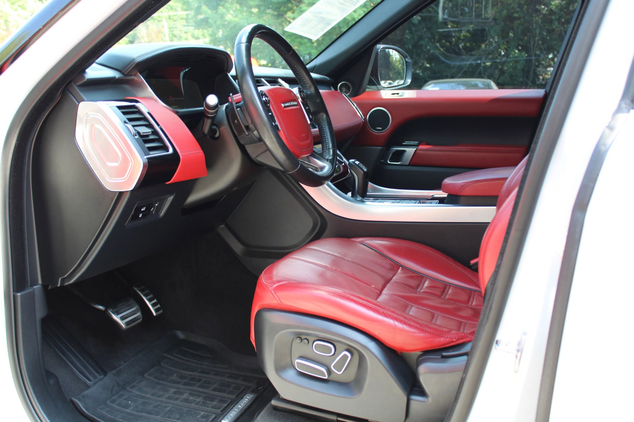 Used 2015 Land Rover Range Rover Sport Autobiography AWD/4WD image 17