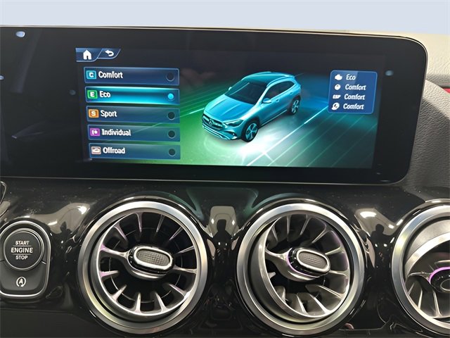 Used 2025 Mercedes-Benz GLA 250 4MATIC image 23