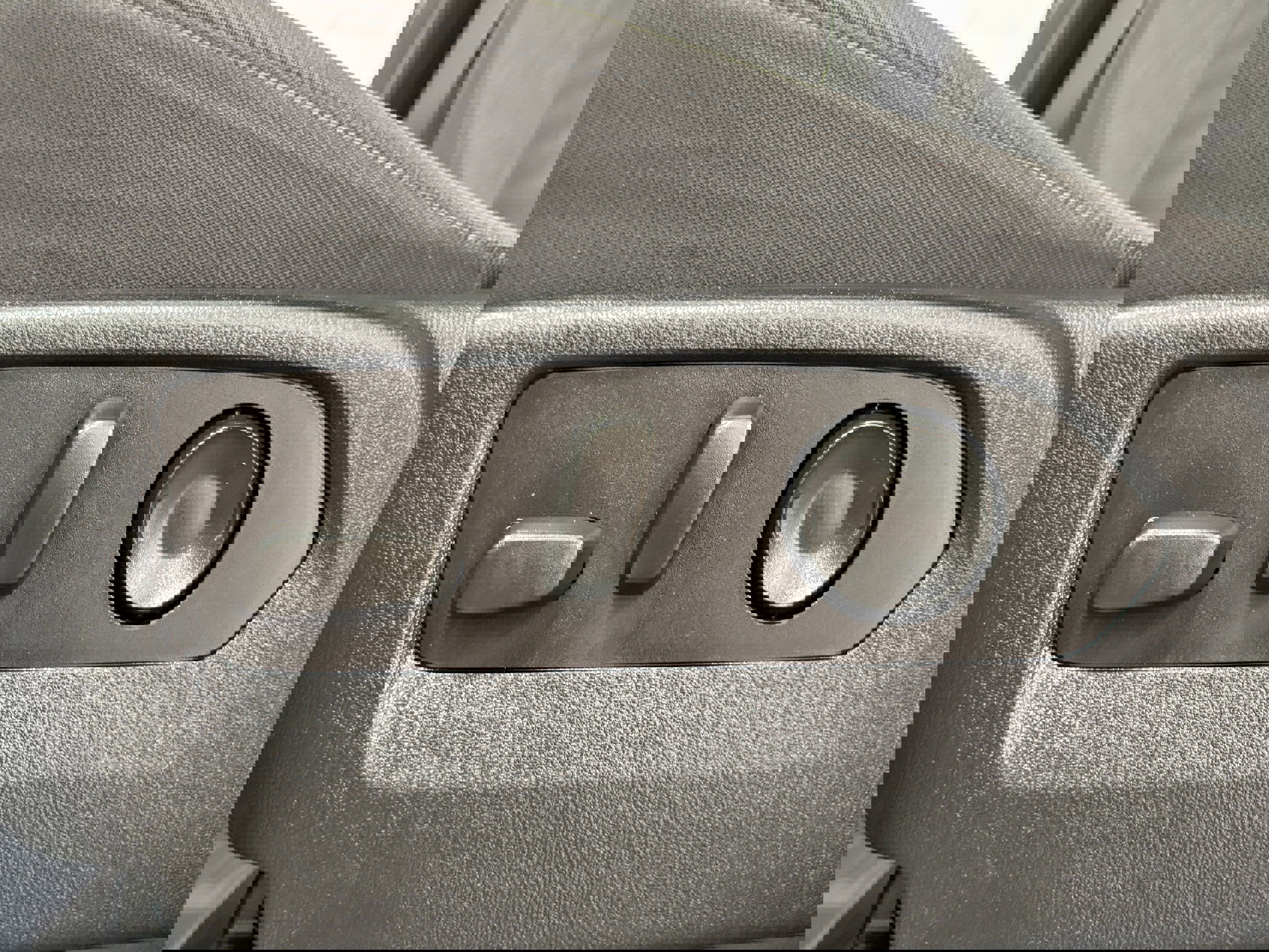 Used 2023 Chevrolet Silverado 1500 LT image 25