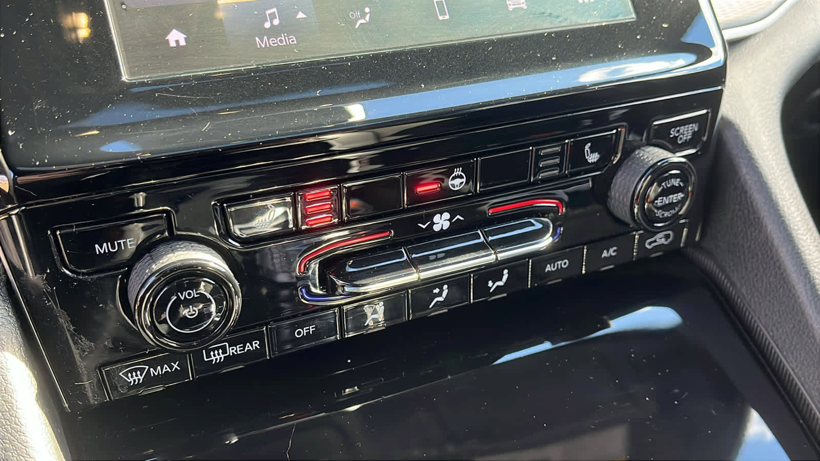 Certified 2025 Jeep Grand Cherokee L Altitude image 19